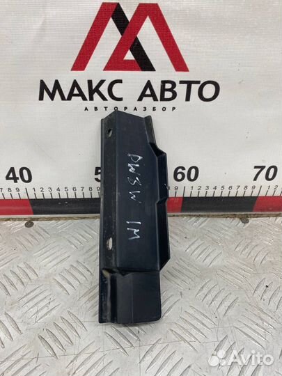 Б/У Дефлектор радиатора Mazda Demio 1 DW3W B3 1.3