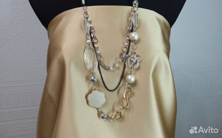 Комплект бижутерии серьги и бусы