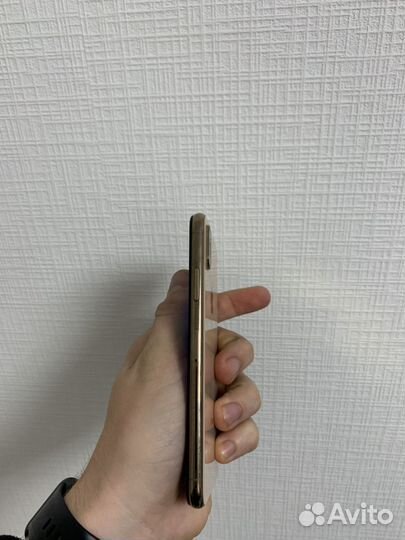 iPhone Xs, 64 ГБ