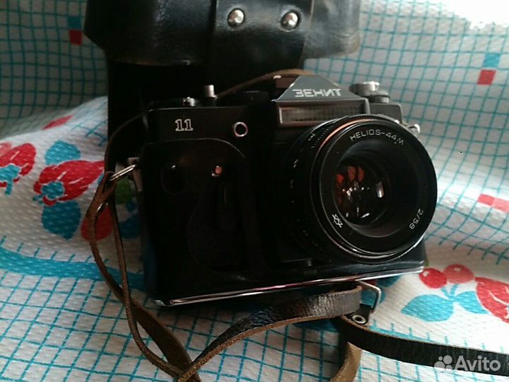 Зеркальный фотоаппарат Зенит-11