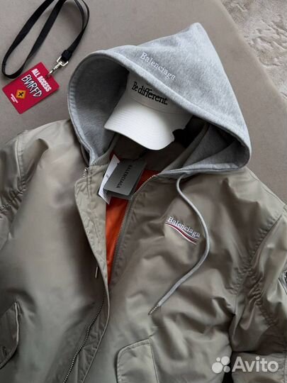 Бомбер Balenciaga оверсайз (топ 2024)