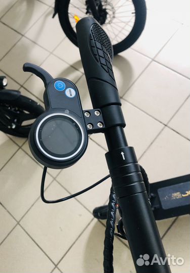 Электросамокат с сидушкой