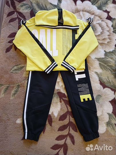 Продам костюм спортивный для девочки