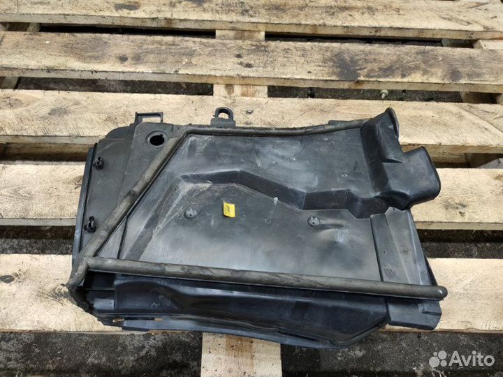 Корпус воздушного фильтра левый Bmw 5 E39 M52B28