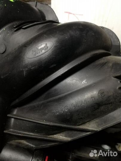 Коллектор впускной Ford Focus 2 2005-2008