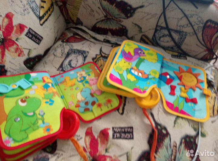 Развивающие книжечки Tiny love