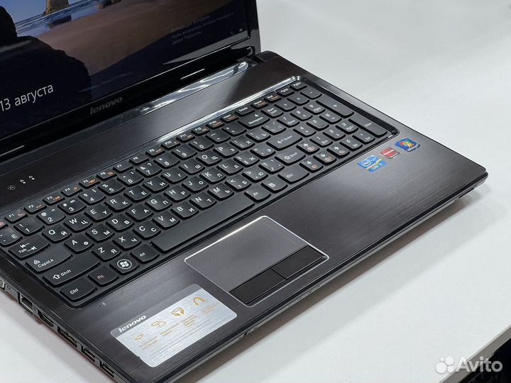 Шустрый ноутбук Core i5 8G озу SSD256g Металл