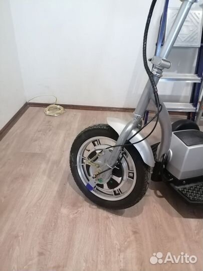 Эл. самокат 3х колесный Zappy