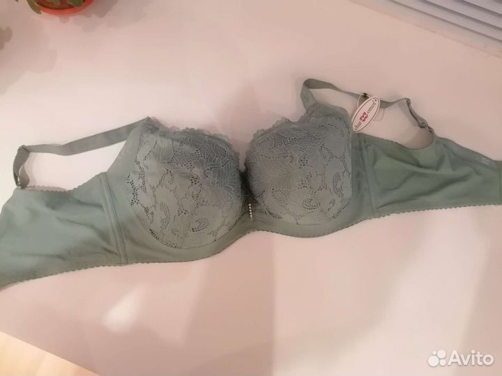 Продам бюстгалтер новый 95 Е