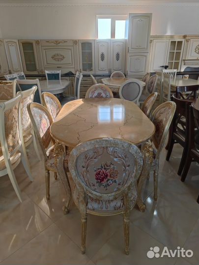 Мебель столы и стулья