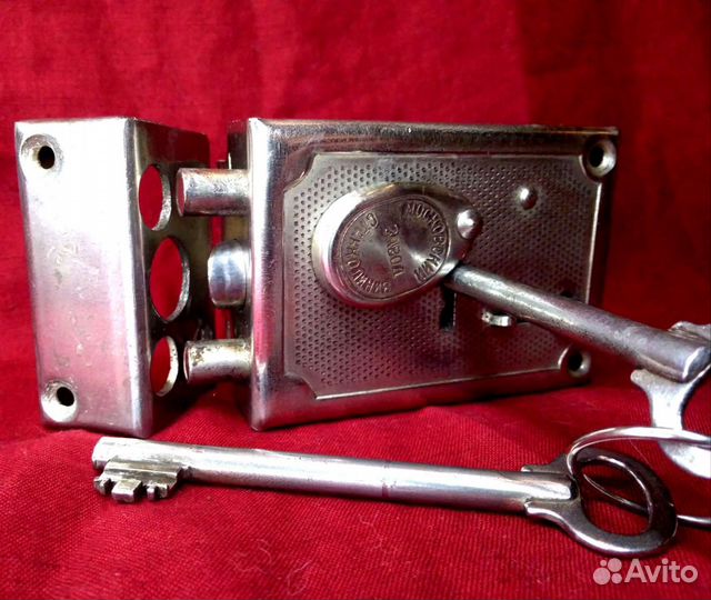 Замок Московский завод 