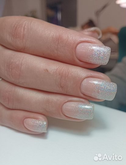 Маникюр, педикюр, наращивание ногтей