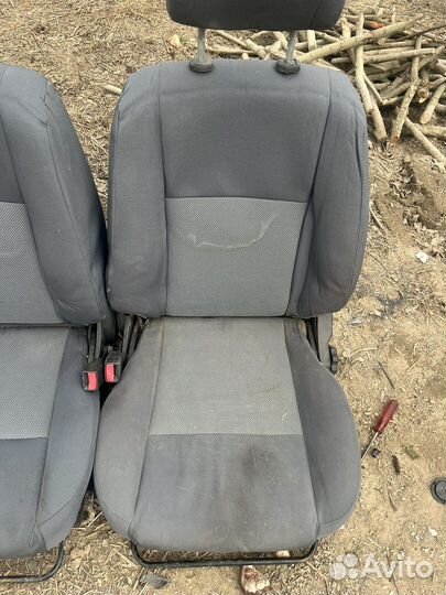 Сидения передние Ниссан альмера N16