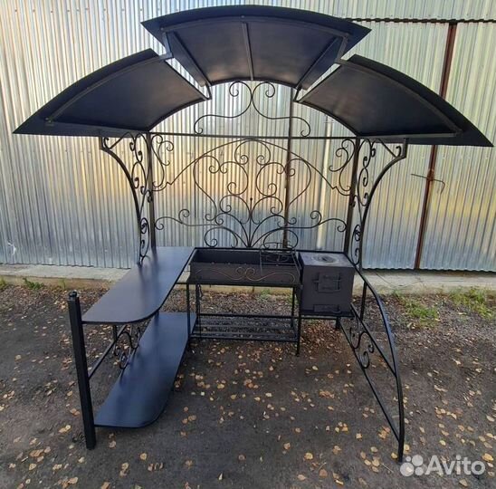 Мангал с крышей