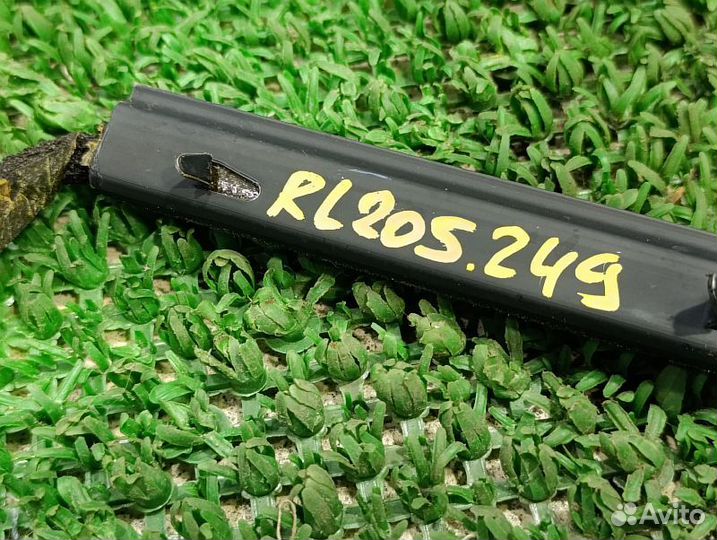 Молдинг стекла внутренний задний левый Toyota venza