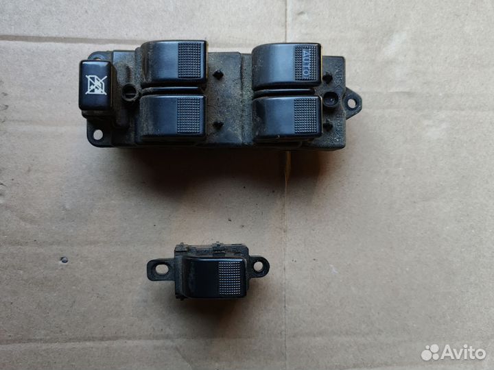 Кнопки стеклоподъемников Mazda 6 gg