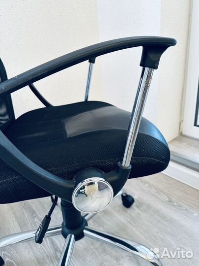 Компьютерное кресло руководителя