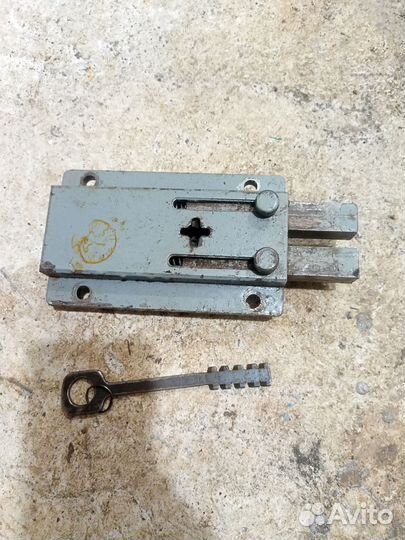 Замок гаражный