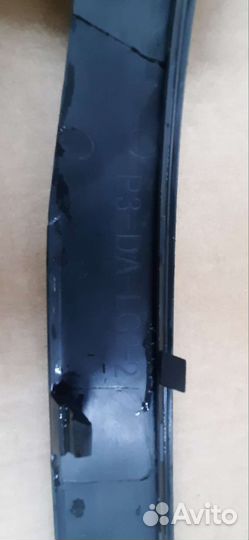 Молдинг решетки радиатора на капот logan