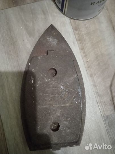 Сменная подошва старинного утюга