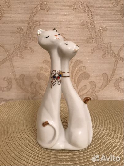 Статуэтка фарфор сладкая парочка кошки
