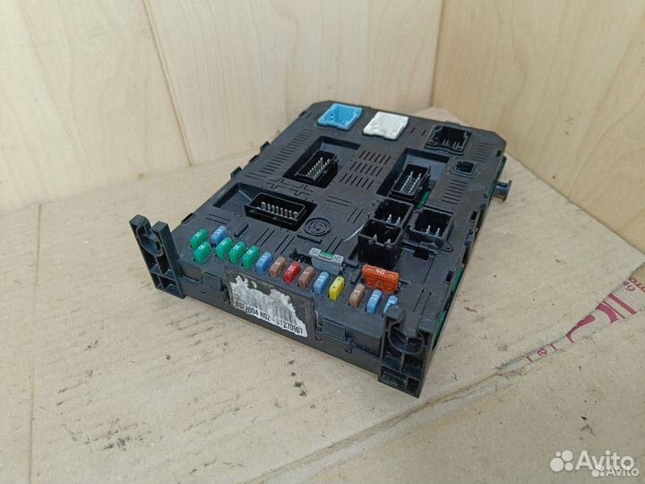 Блок предохранителей Citroen C4 281197298A