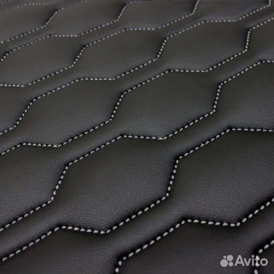 Комплект автомобильных ковриков в салон и багажник