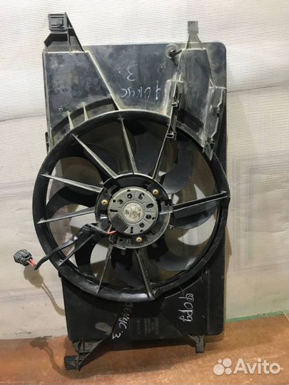 Диффузор вентилятора Ford Focus 3