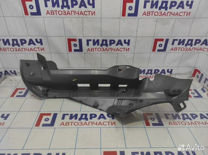 Направляющая шторки багажника левая Ford Focus 2 1706892