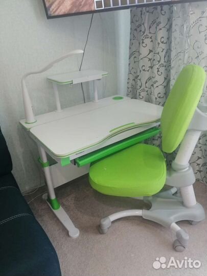 Детский стол и стул для школьника