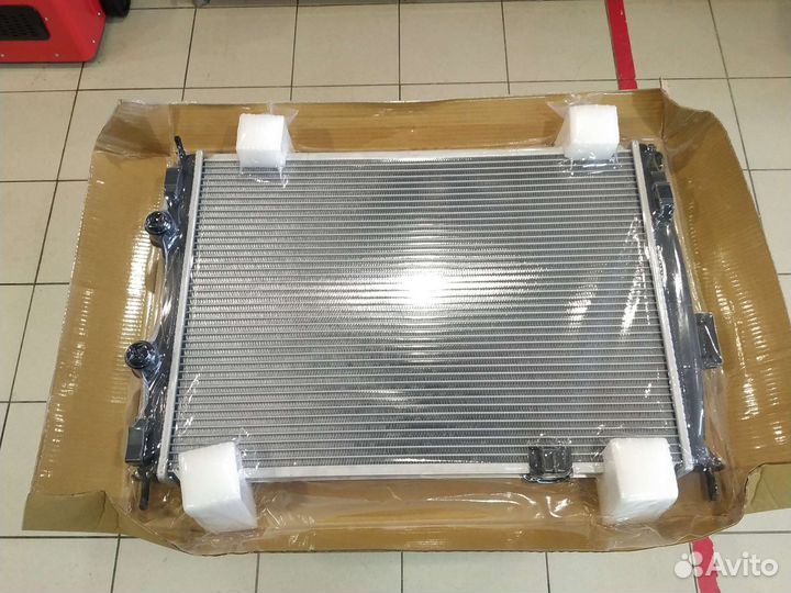 Радиатор охлаждения Nissan Qashqai 1.6 J10