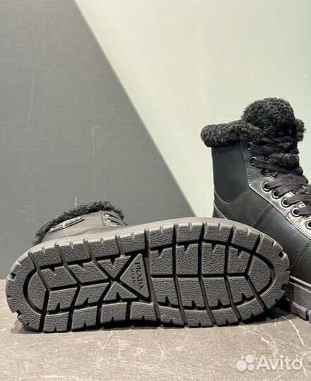 Женские ботинки Prada