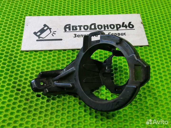 Кронштейн птф правый Nissan Juke F15