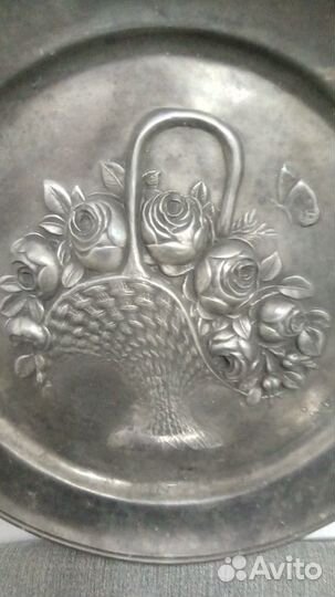 Тарелка настенная, розы, олово, Германия, винтаж