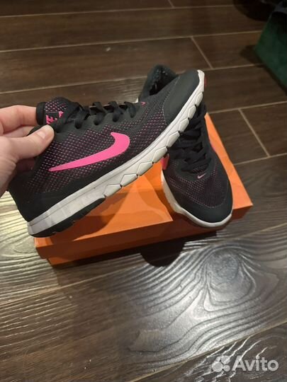 Кроссовки женские 36 nike