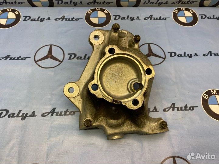 Кулак поворотный передний правый Bmw 320I E90