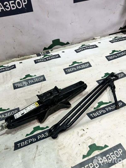 Домкрат - Ford Transit MK8 2.2 2014-2023