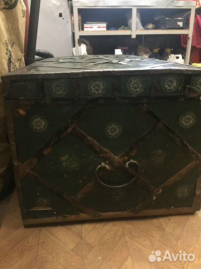 Старинный сундук