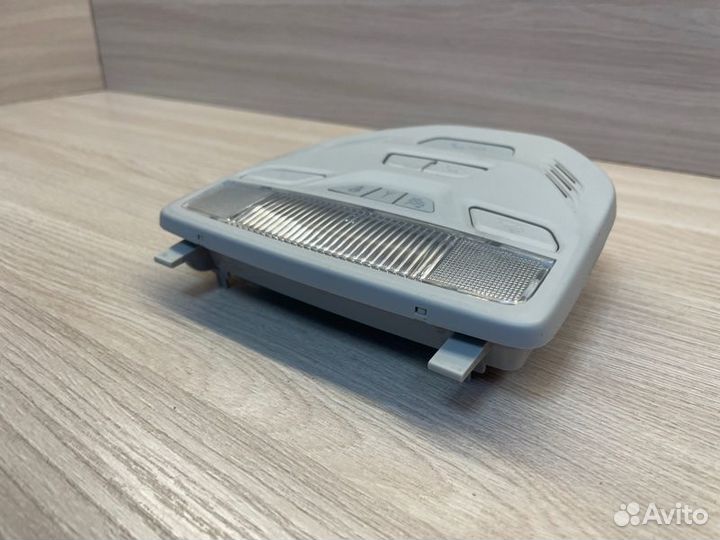 Плафон освещения салона передний LADA X-Ray