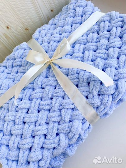 Плед вязаный из плюшевой пряжи