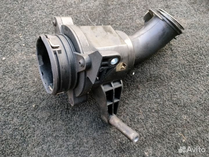 Резонатор впуска Jeep Grand Cherokee WK WH