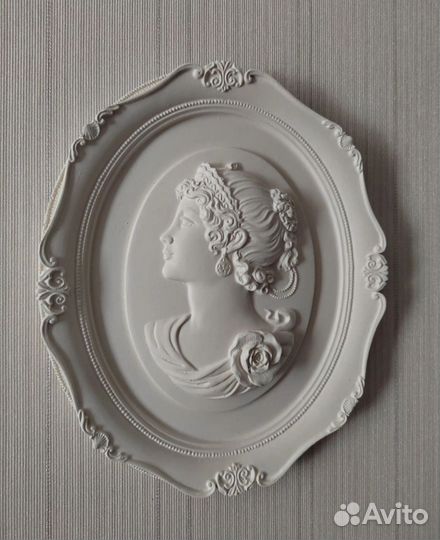 Настенное панно из гипса