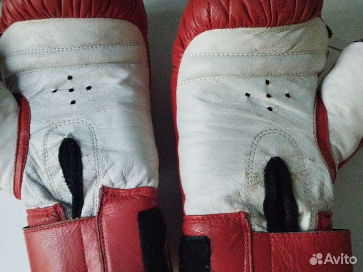 Боксерские перчатки