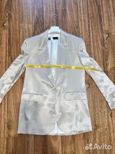 Атласный пиджак zara