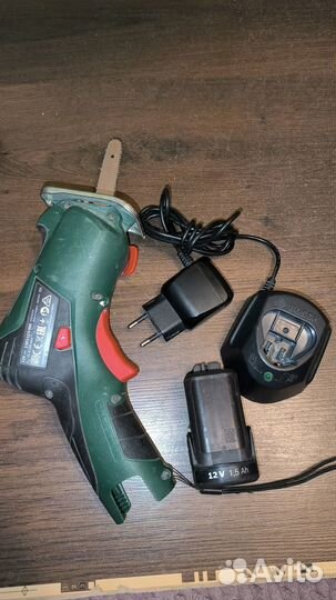 Цепная аккумуляторная мини-пила Bosch EasyCut 12