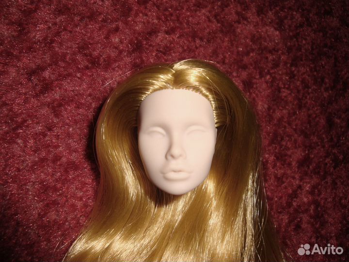 Болванка Poppy Parker с золотистыми волосами