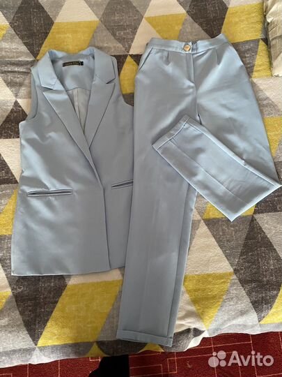 Костюм женский