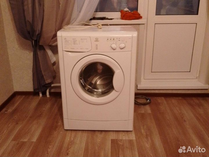 Стиральная машина indesit