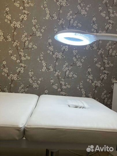 Лампа-лупа для косметолога