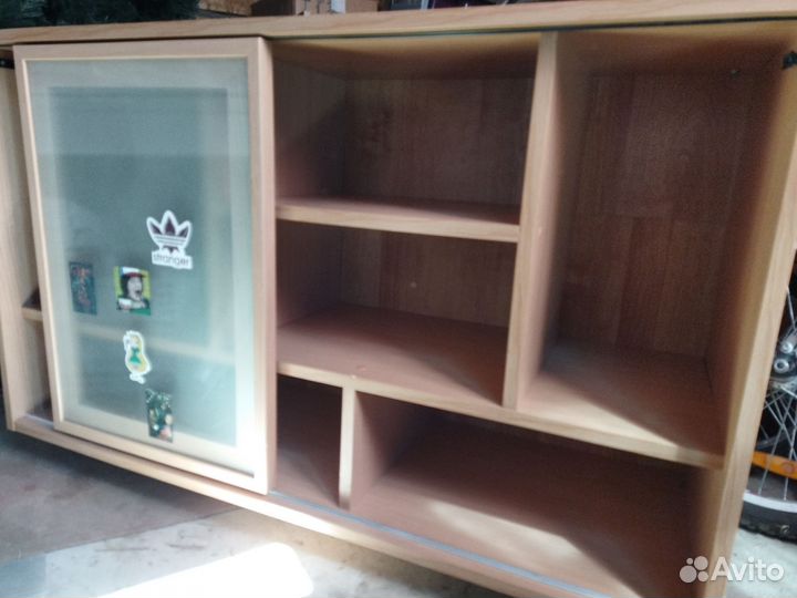 Письменный стол с навесным шкафом